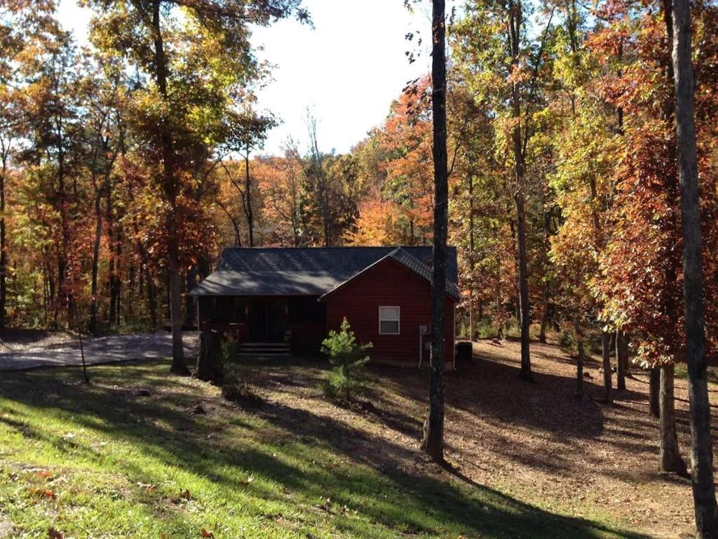 Gas Fireplace, Firepit, And Cedar Adirondack Chair Spencer エクステリア 写真